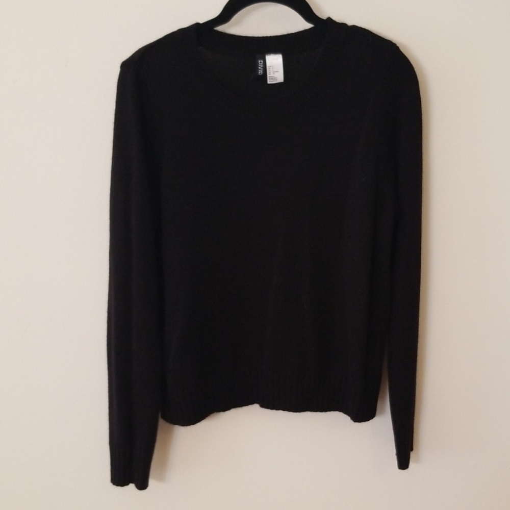 2/$16💎Divided Knit Sweater